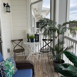 #apartmentliving #balcony #ISPYTDC<br>What a beautiful balcony on the community! #hammockbay Instagram post from @infinityhammockbay on June 22, 2024 00:45:00am